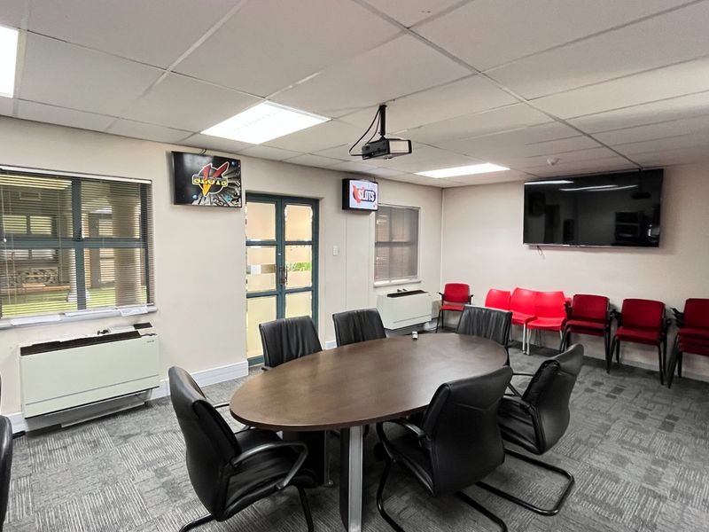 Ground Floor Office with Flexible Layout - Photo 8