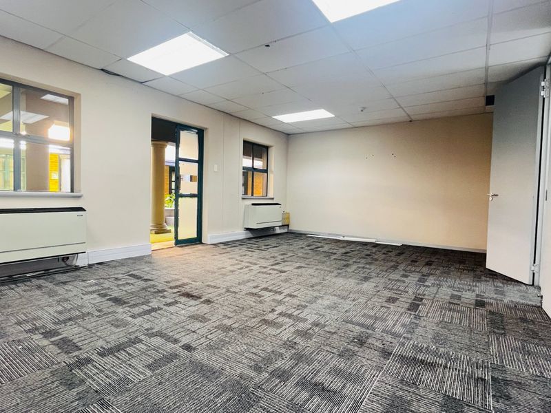 Ground Floor Office with Flexible Layout - Photo 6