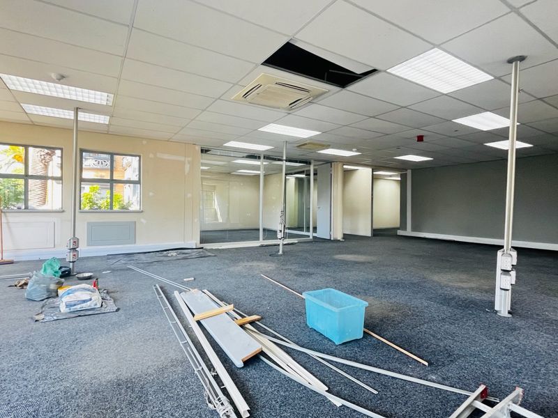 Ground Floor Office with Flexible Layout - Photo 4