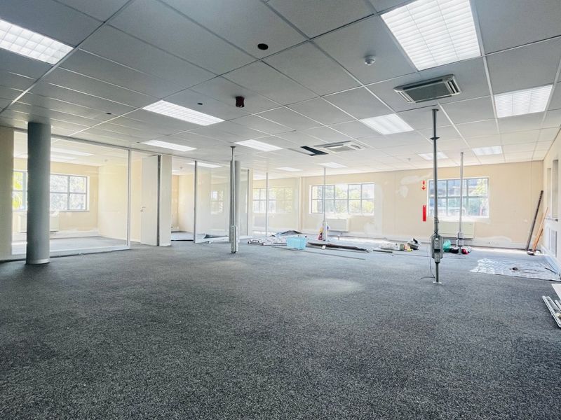 Ground Floor Office with Flexible Layout - Photo 2