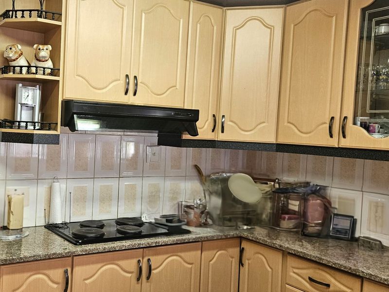 Warm and Inviting 4-Bedroom Home in Sought-After Stanger Manor - Photo 6