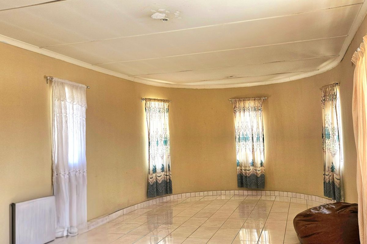 Warm and Inviting 4-Bedroom Home in Sought-After Stanger Manor - Photo 5