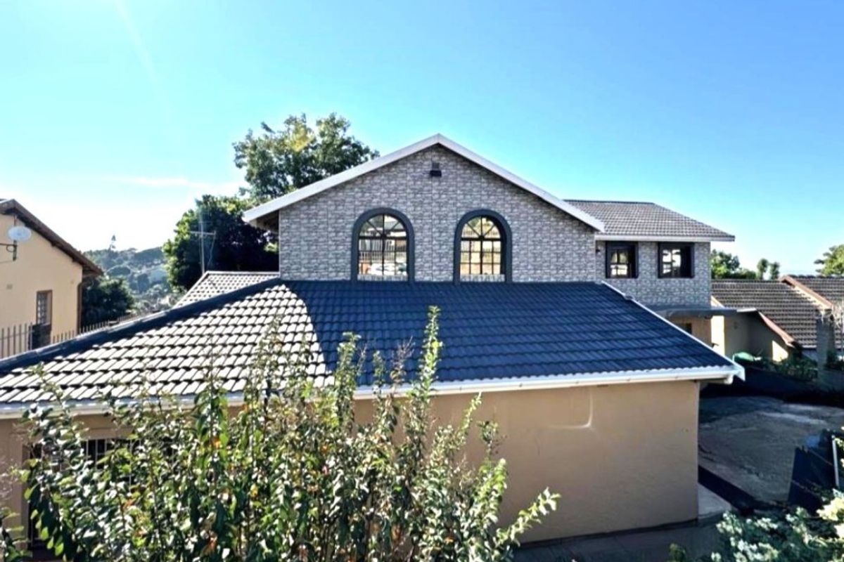 Charming Double-Storey Home in Prestigious Stanger Manor  - Photo 2