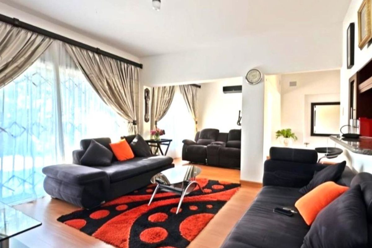 Charming Double-Storey Home in Prestigious Stanger Manor  - Photo 5