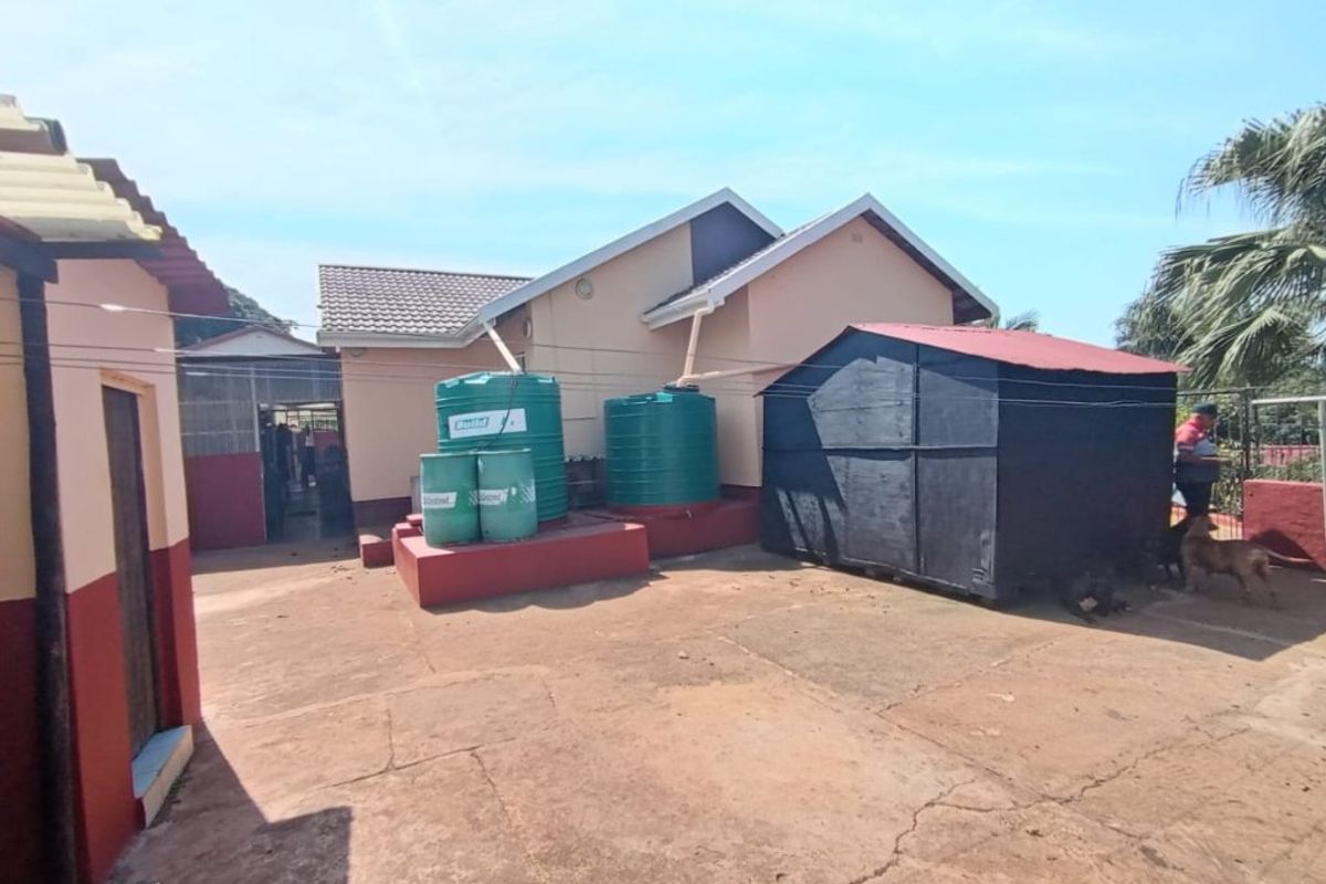 Elegant 4-Bedroom Home in Prime Location - Photo 5