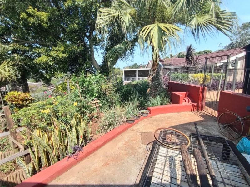 Elegant 4-Bedroom Home in Prime Location - Photo 8