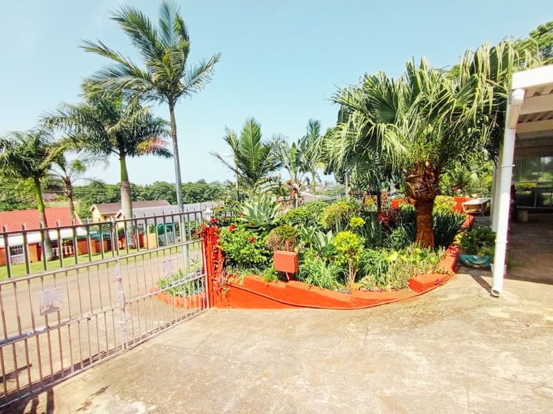 Elegant 4-Bedroom Home in Prime Location - Photo 2