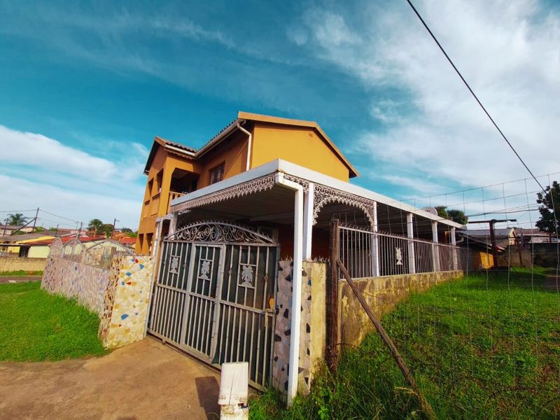 Ideally Situated Corner Plot Home with Dual Entrance Driveways - Photo 3