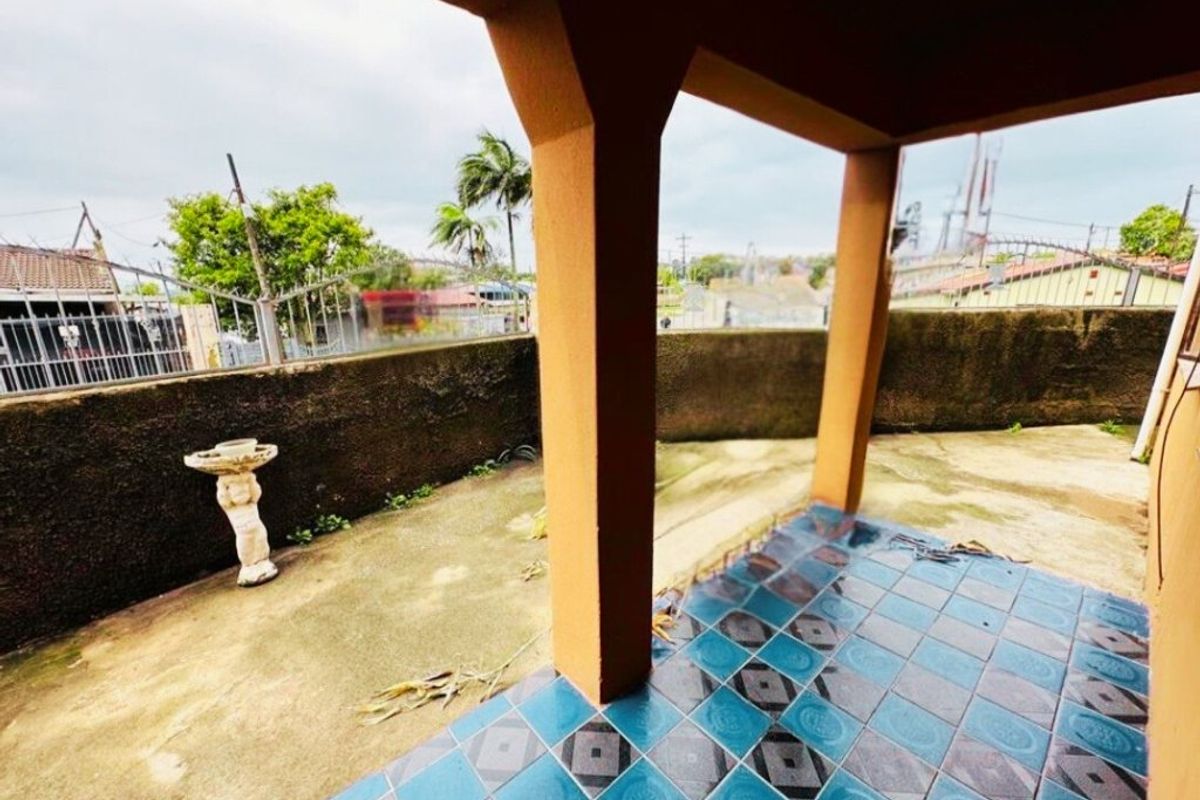 Ideally Situated Corner Plot Home with Dual Entrance Driveways - Photo 5