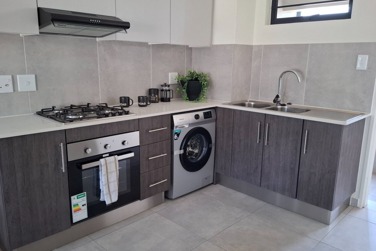 Modern 1 bedroom 1 bathroom Apartment with Open Plan Living - Photo 3