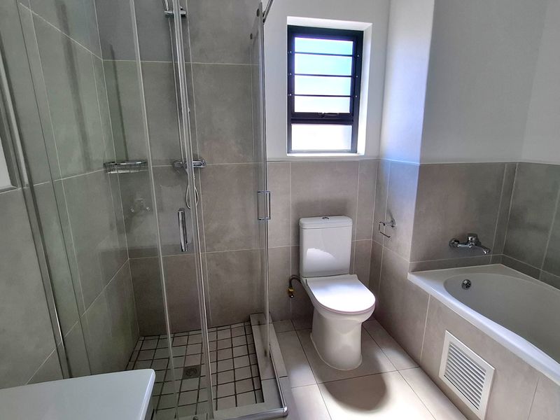 Modern 2 bedroom 2 bathroom apartment, in central. Brand new development no transfer costs - Photo 8