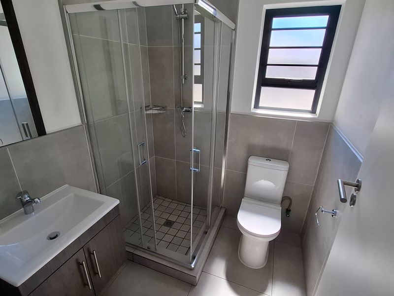 Modern 2 bedroom 2 bathroom apartment, in central. Brand new development no transfer costs - Photo 6