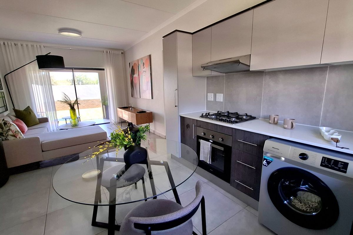 Modern 2 bedroom 2 bathroom apartment, in central. Brand new development no transfer costs - Photo 3