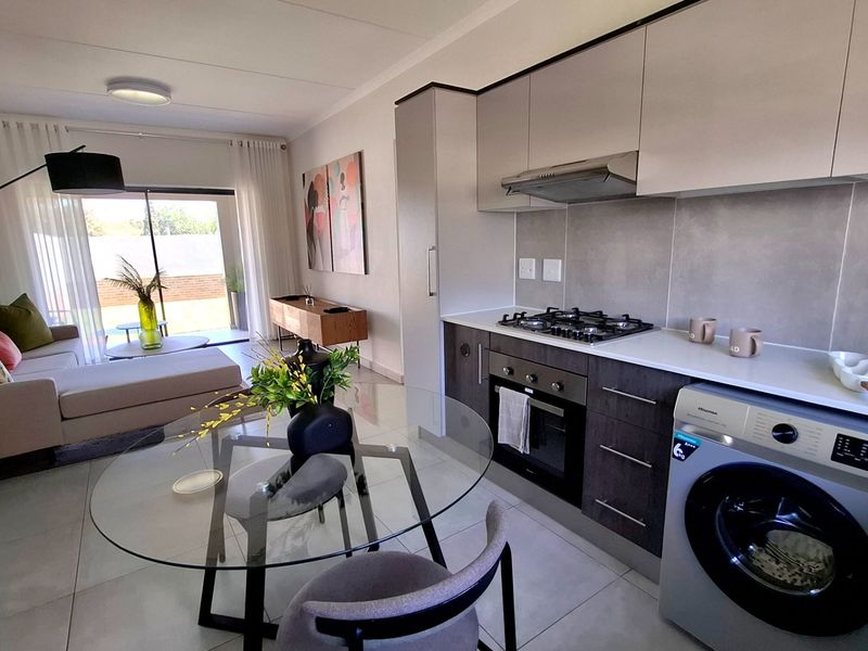 Modern 2 bedroom 2 bathroom apartment, in central. Brand new development no transfer costs - Photo 3