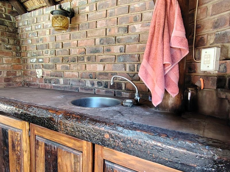 This is the one you have been waiting for! Spacious, 5 Bedroom family Home in Rooihuiskraal, Centurion. - Photo 10