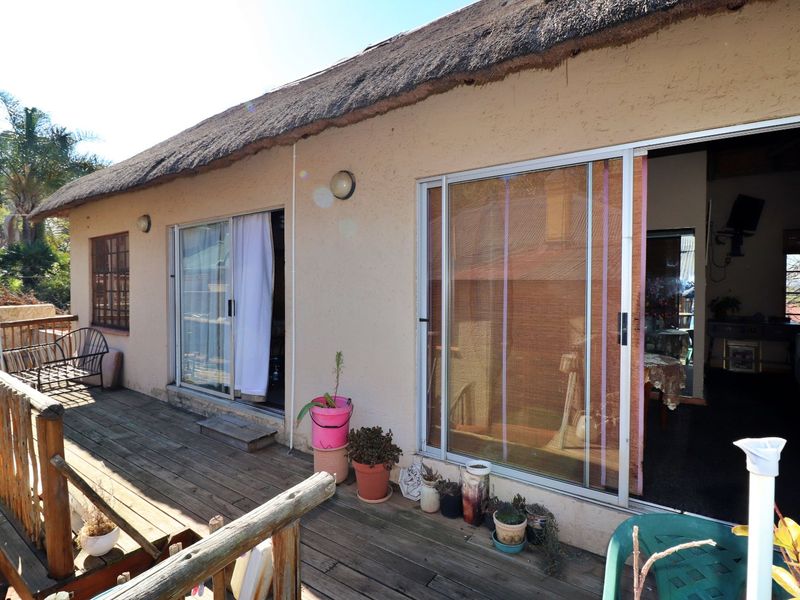 Versatile 3-Bedroom Home with Teen Pad, Granny Flat, and Entertainment Area - Photo 6