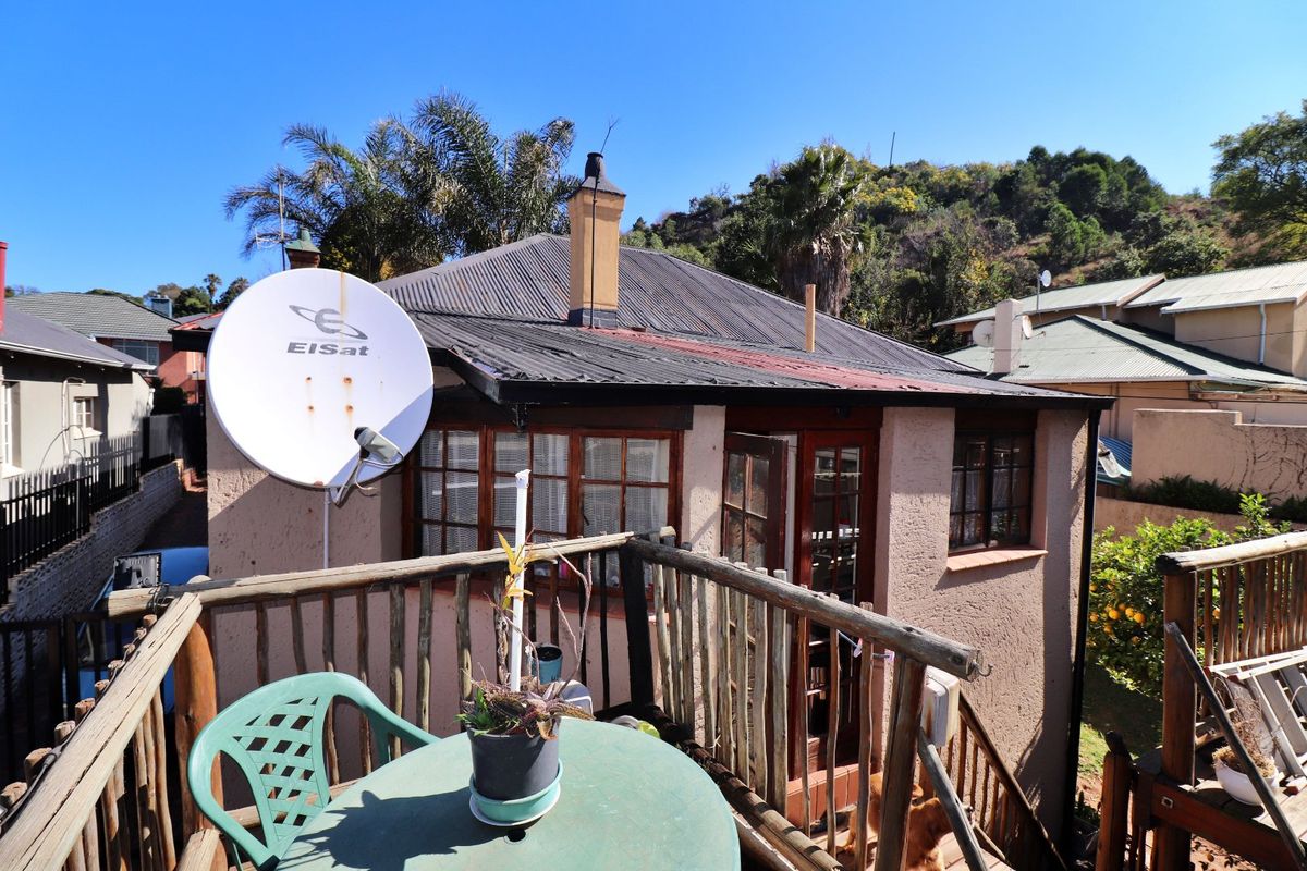 Versatile 3-Bedroom Home with Teen Pad, Granny Flat, and Entertainment Area - Photo 5