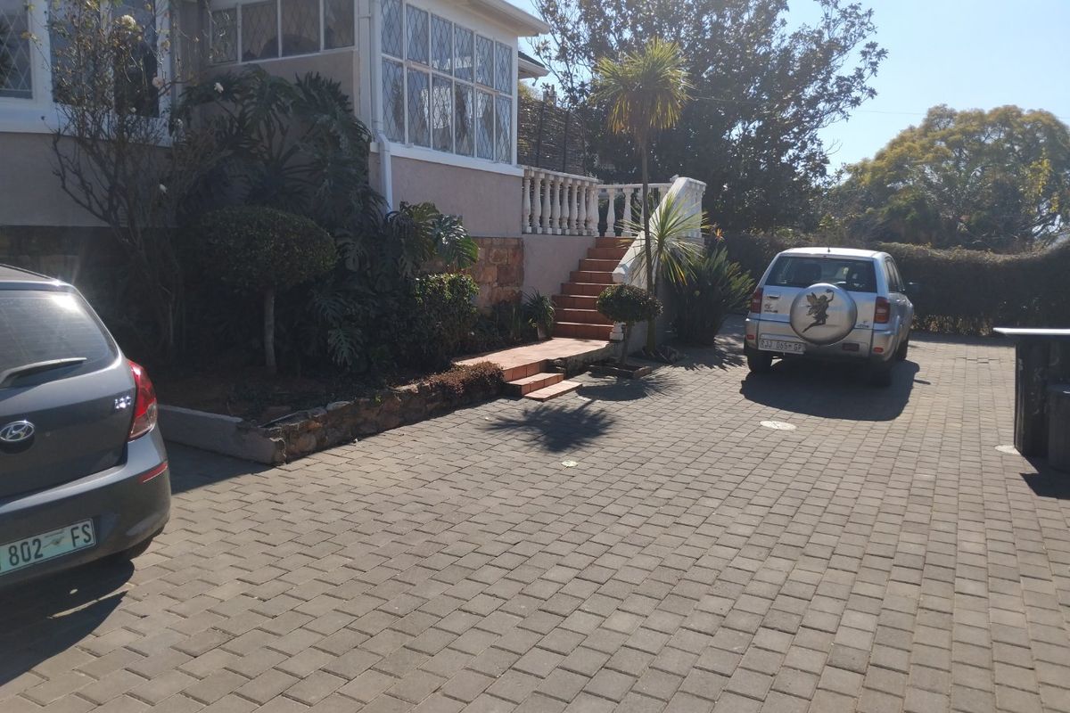 Charming Family Home in Kensington - Photo 4