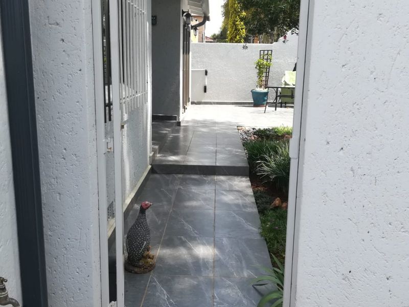 Charming Family Home with Cottage Potential - Photo 3