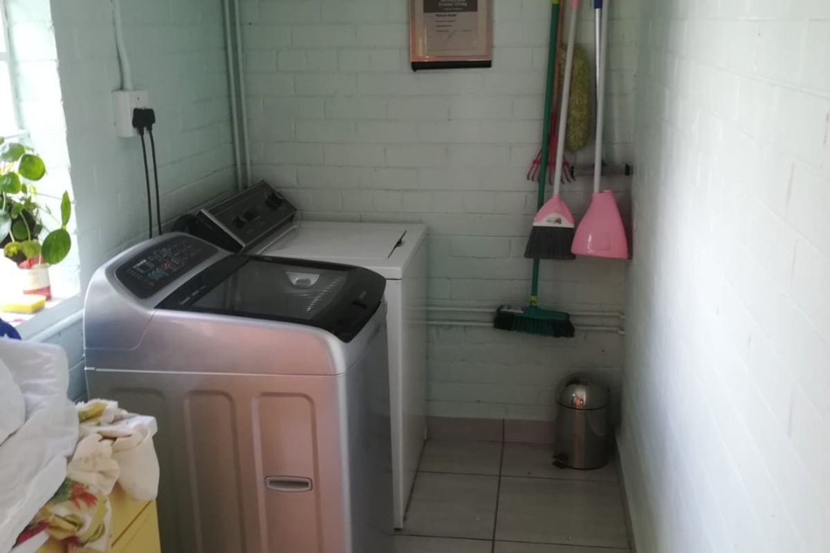 Charming Family Home with Cottage Potential - Photo 4