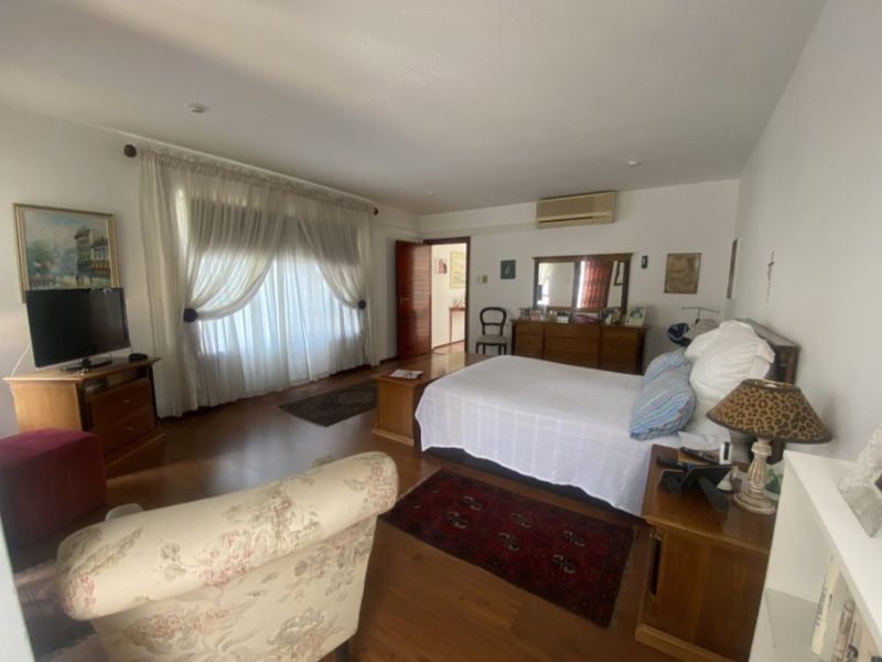 Luxurious 5-Bedroom House for Sale with Pool and Modern Amenities - Photo 7