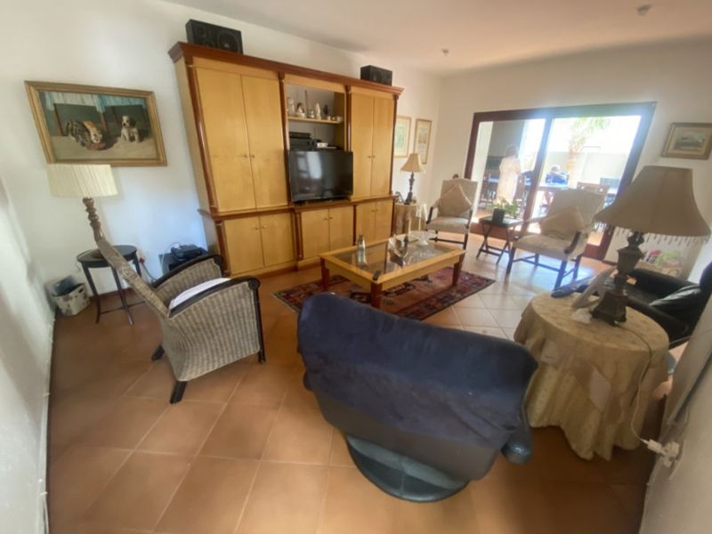 Luxurious 5-Bedroom House for Sale with Pool and Modern Amenities - Photo 5