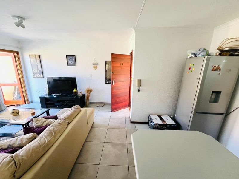 2 bedroom & 2 bathroom apartment/ flat in Sundowner for sale secure now!! - Photo 4