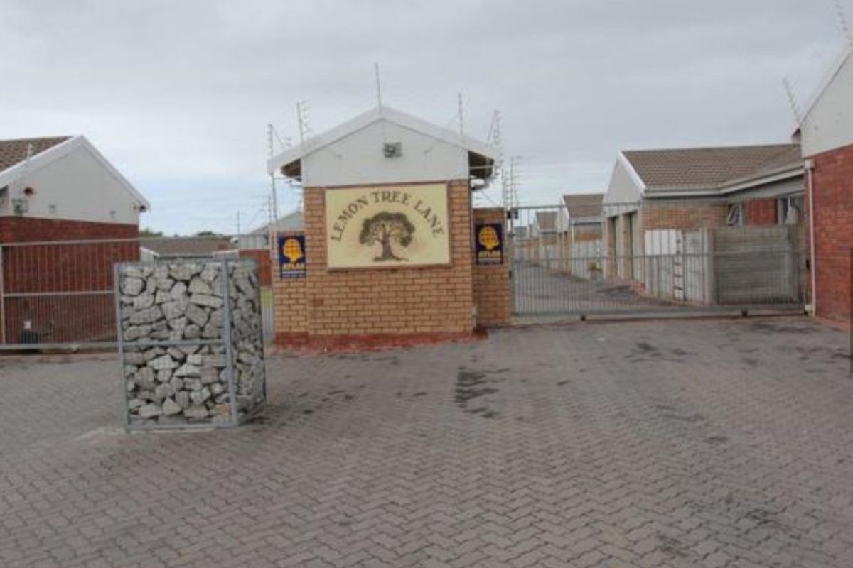 IMMEDIATELY AVAILABLE  - Photo 3