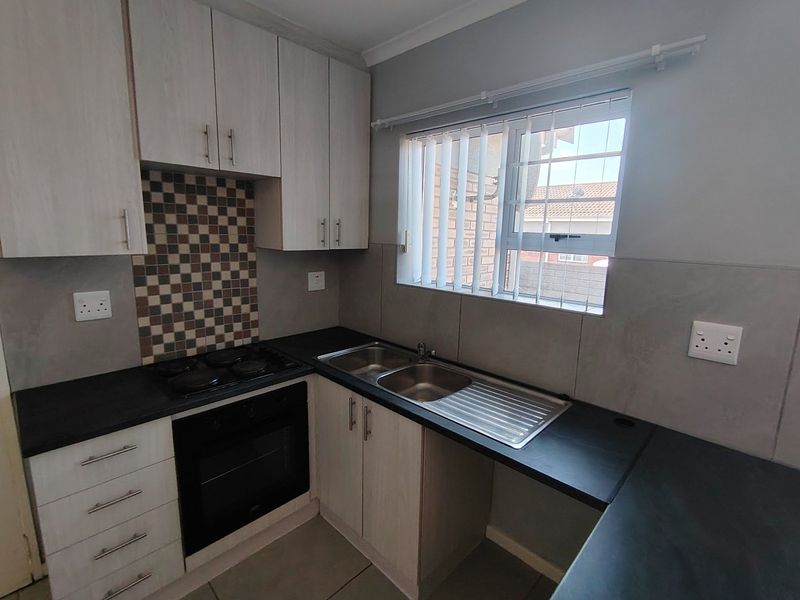 IMMEDIATELY AVAILABLE  - Photo 10