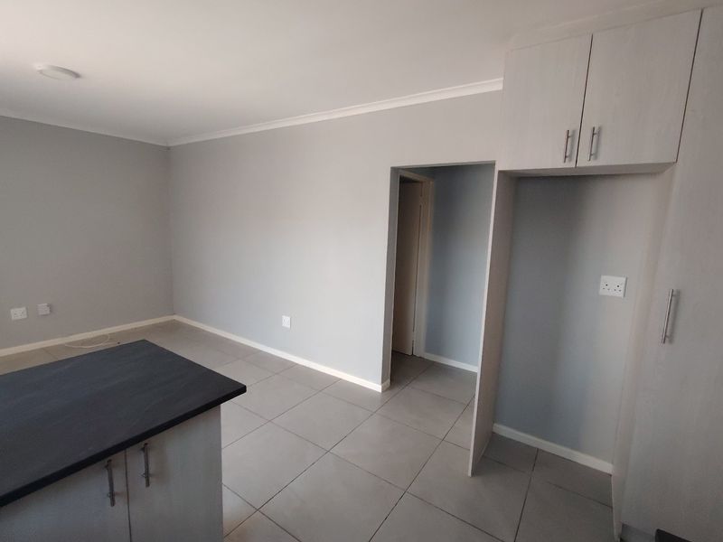 IMMEDIATELY AVAILABLE  - Photo 9