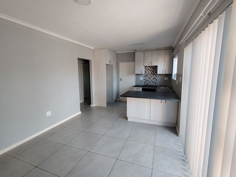 IMMEDIATELY AVAILABLE  - Photo 6