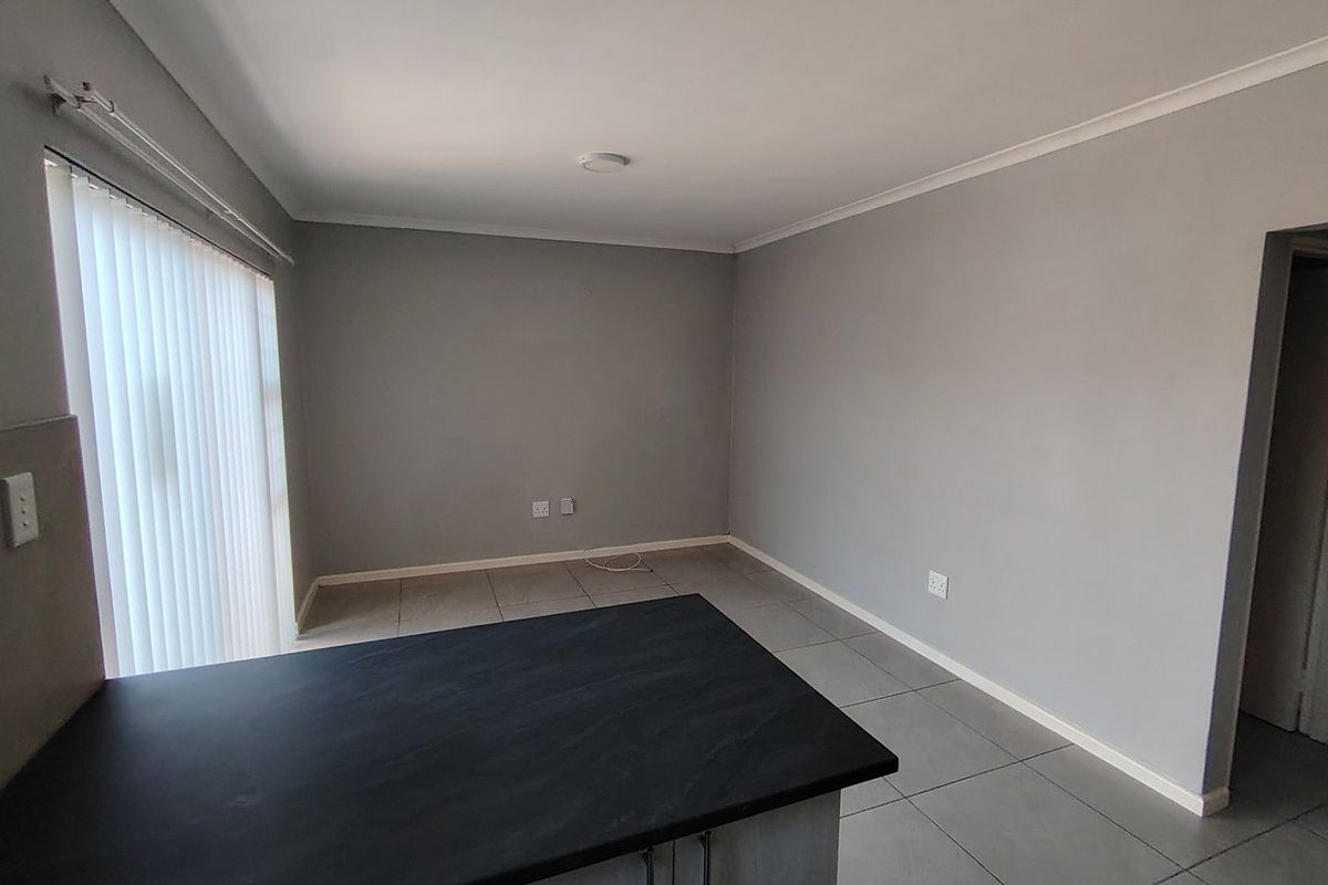 IMMEDIATELY AVAILABLE  - Photo 5