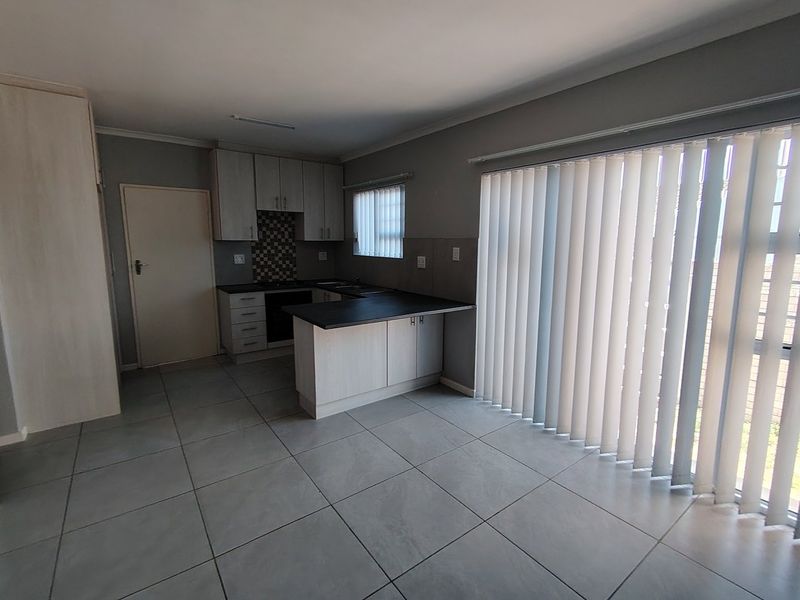 IMMEDIATELY AVAILABLE  - Photo 7