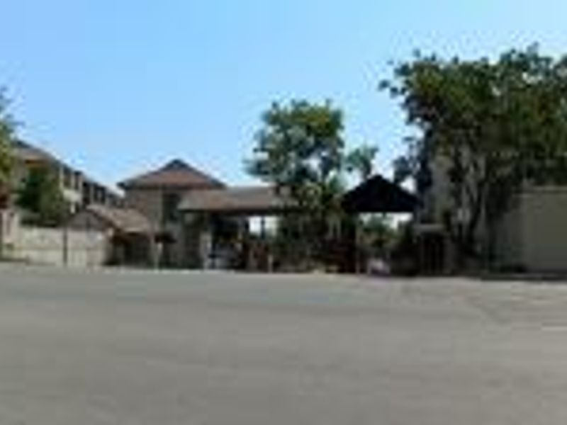 BEVERLEY/LONEHILL : GROUND FLOOR 1 BEDROOM - Photo 2