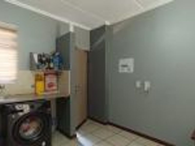 BEVERLEY/LONEHILL : GROUND FLOOR 1 BEDROOM - Photo 9