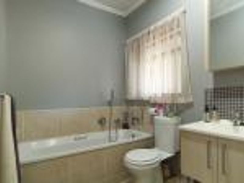 BEVERLEY/LONEHILL : GROUND FLOOR 1 BEDROOM - Photo 6