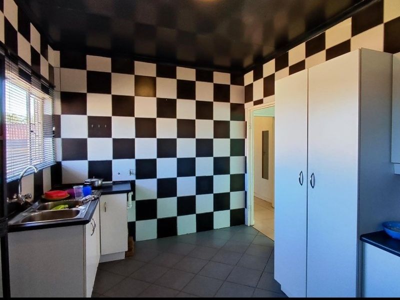 2 Bedroom House in Vanderbijlpark - Photo 9