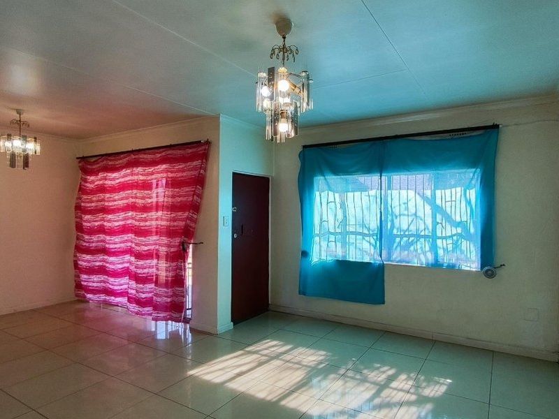 2 Bedroom House in Vanderbijlpark - Photo 7