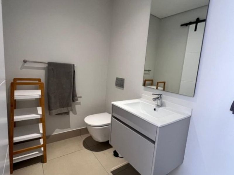 1 Bed Flat – Modern Comfort  - Photo 4