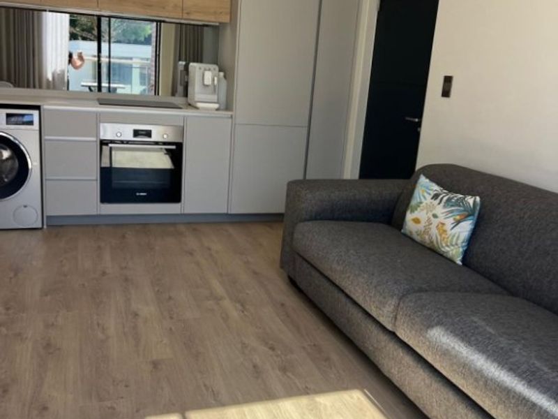 1 Bed Flat – Modern Comfort  - Photo 2