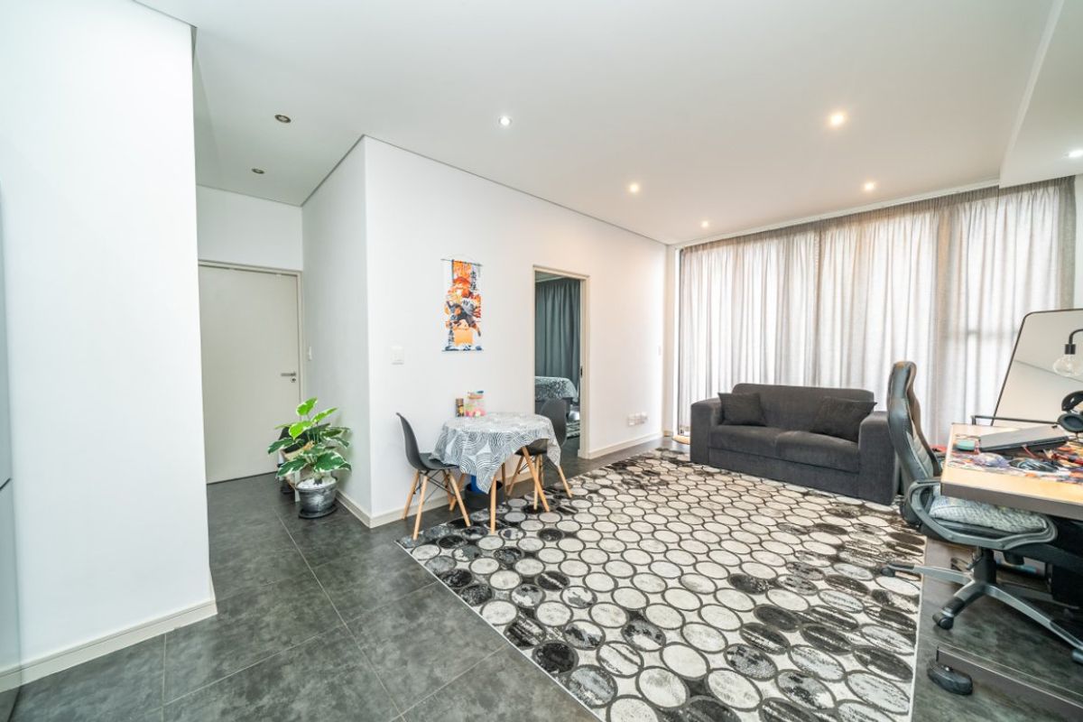 1 Bed Flat – Spacious, Secure & Stylish Living - Photo 3