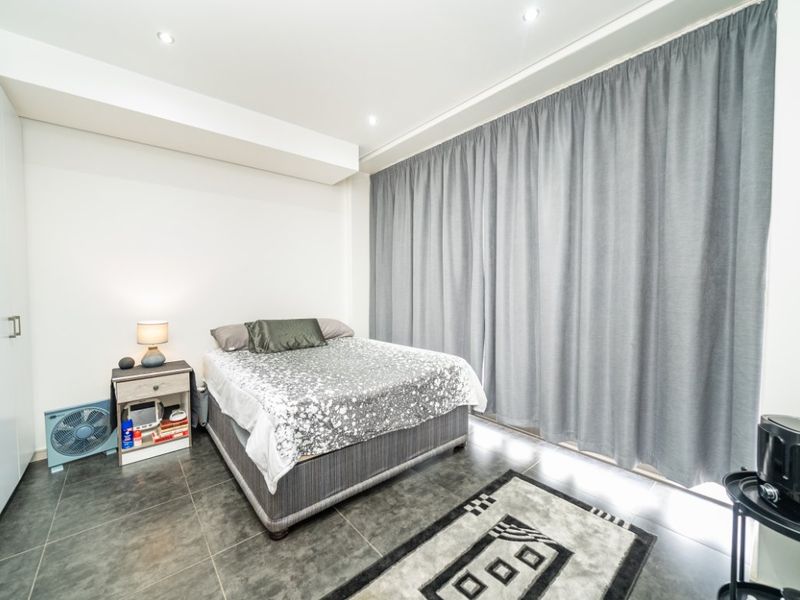 1 Bed Flat – Spacious, Secure & Stylish Living - Photo 7