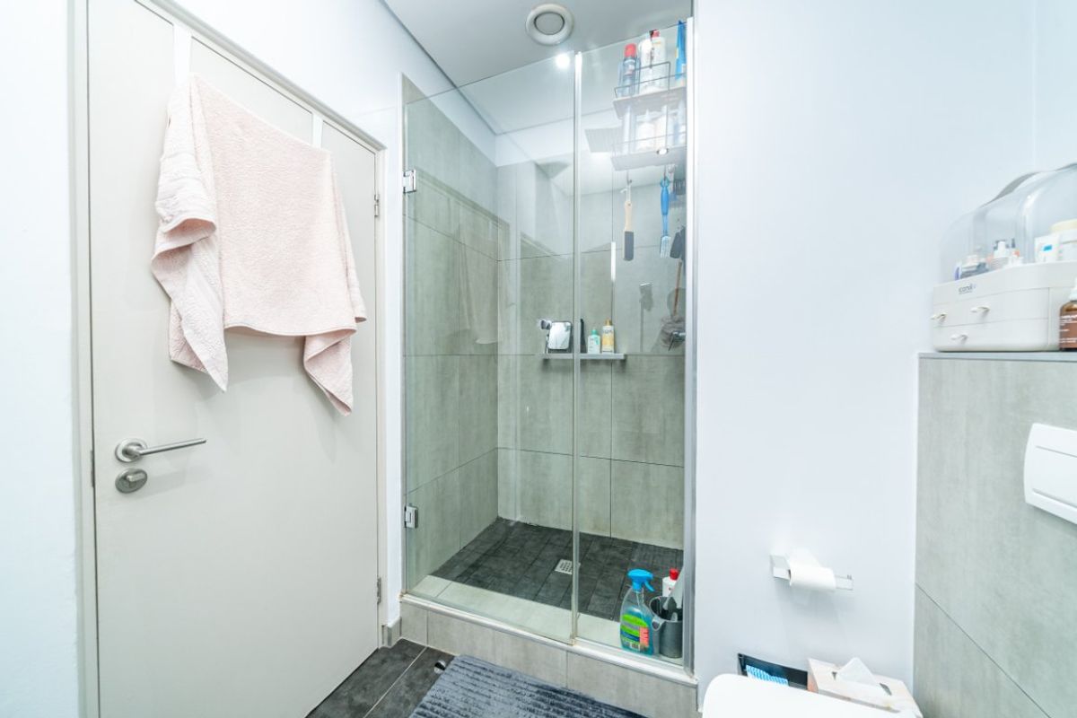 1 Bed Flat – Spacious, Secure & Stylish Living - Photo 5