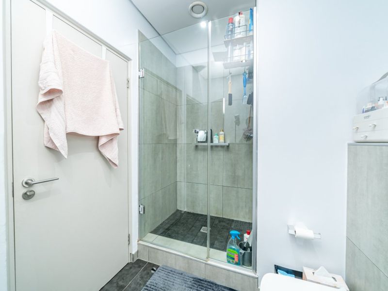 1 Bed Flat – Spacious, Secure & Stylish Living - Photo 5