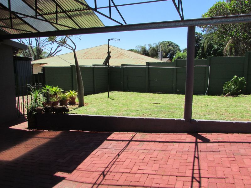 3 Bedroom Modern Home with Flat in White River Ext 3 - Photo 4