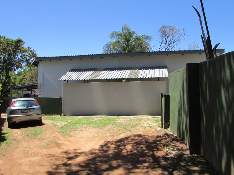 Versatile 6-Bedroom Home in Prime White River Location - Photo 7