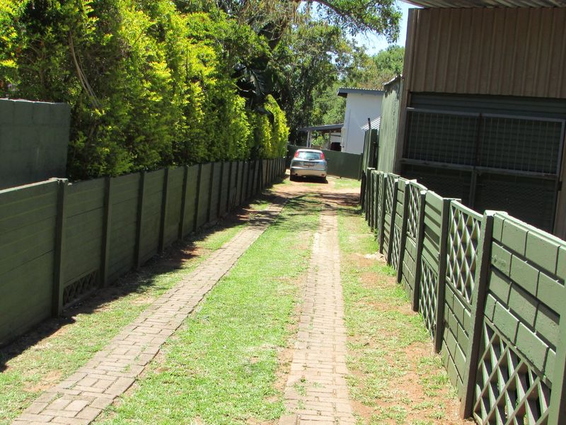 Versatile 6-Bedroom Home in Prime White River Location - Photo 5