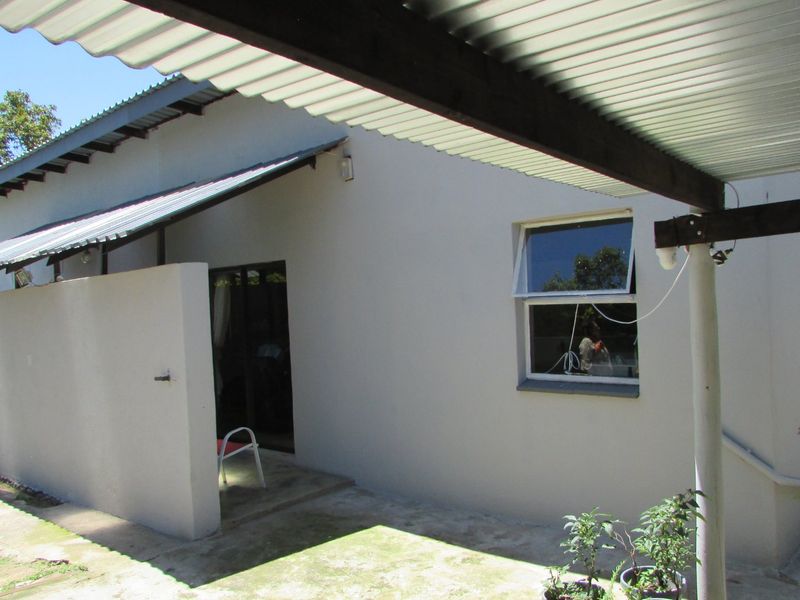 Versatile 6-Bedroom Home in Prime White River Location - Photo 10