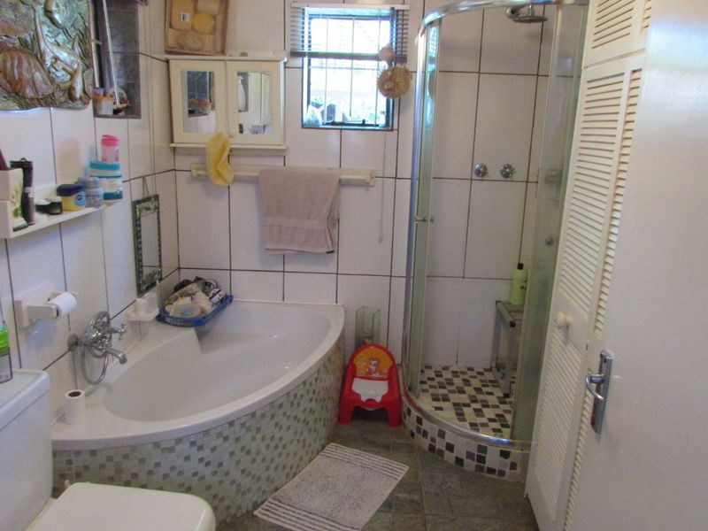 6 Bed House in White River Ext 3 for Sale - Photo 10