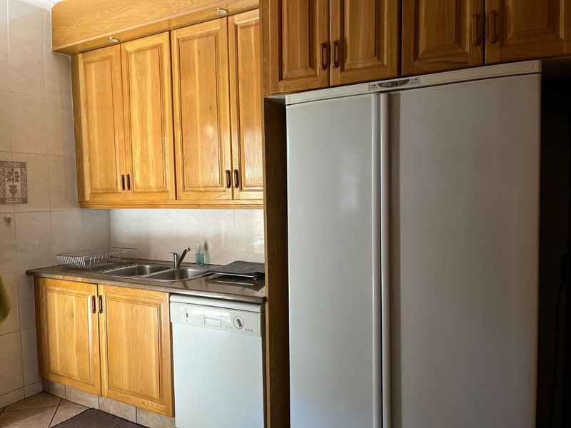4 Bedroom House For Sale in Vanderbijlpark. - Photo 7